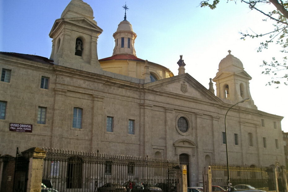 Fachada principal del Convento de los Agustinos Filipinos Valladolid. Obra de Ventura Rodriguez